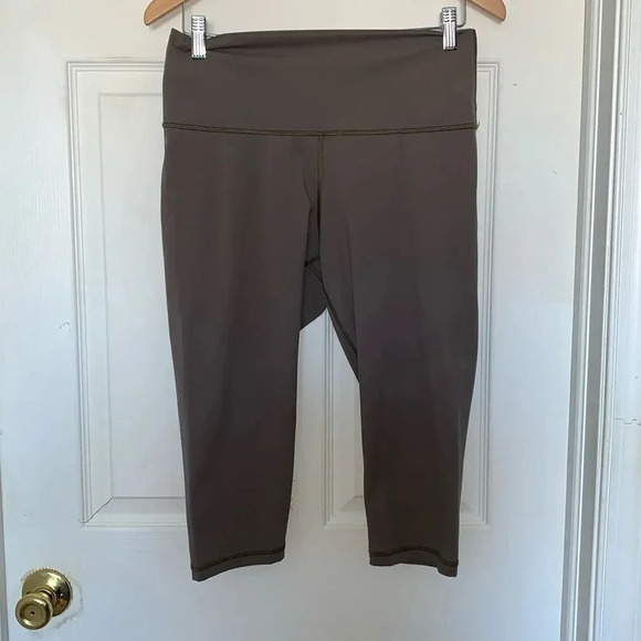 EVERLANE The Perform Cropped Leggings - Picture 3 of 5